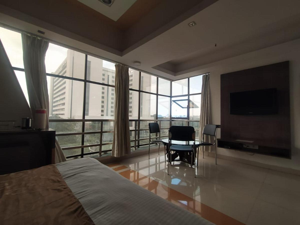 Hotel Grand Suites Индаур Экстерьер фото