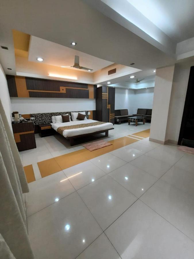Hotel Grand Suites Индаур Экстерьер фото